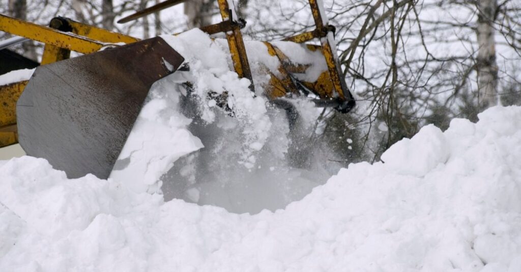 Types of Snow Removal Equipment That Can Be Financed 